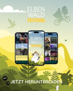 Alt-Text: Drei Smartphones zeigen die Elbenwald Festival App mit Informationen zu Line-up, Countdown und Ticketkauf. Im Hintergrund eine bunte, fantasievolle Landschaft mit Pflanzen und Tieren, die die Atmosphäre des Festivals widerspiegelt.
