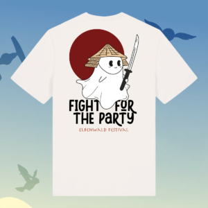 Fight for the Party T-Shirt - Elbenwald Festival T-Shirt-Design für das Elbenwald Festival mit dem Slogan „Fight for the Party“. Das Motiv zeigt ein niedliches Gespenst mit einem Schwert und einem asiatischen Hut vor einem roten Sonnenkreis. Ideal für Fans von Musik und Nerd-Kultur.